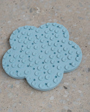 Load image into Gallery viewer, Dexypaws Silicone Snuffle Mat &quot;Hide + Seek&quot; Flower, Blue
