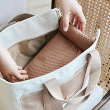 Load image into Gallery viewer, SUBWAY//PET CARRIER
